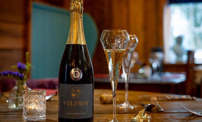 Velfrey Welsh Sparkling White Wine